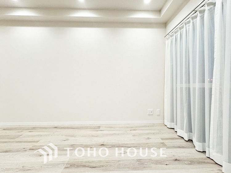 内装 時間をかけて作り上げるそんな空間を君と共有したい。僕たちの空間は唯一無二の物だから。