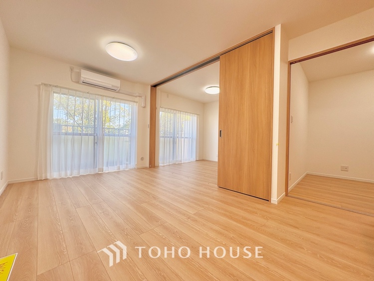 内装 時間をかけて作り上げるそんな空間を君と共有したい。僕たちの空間は唯一無二の物だから。