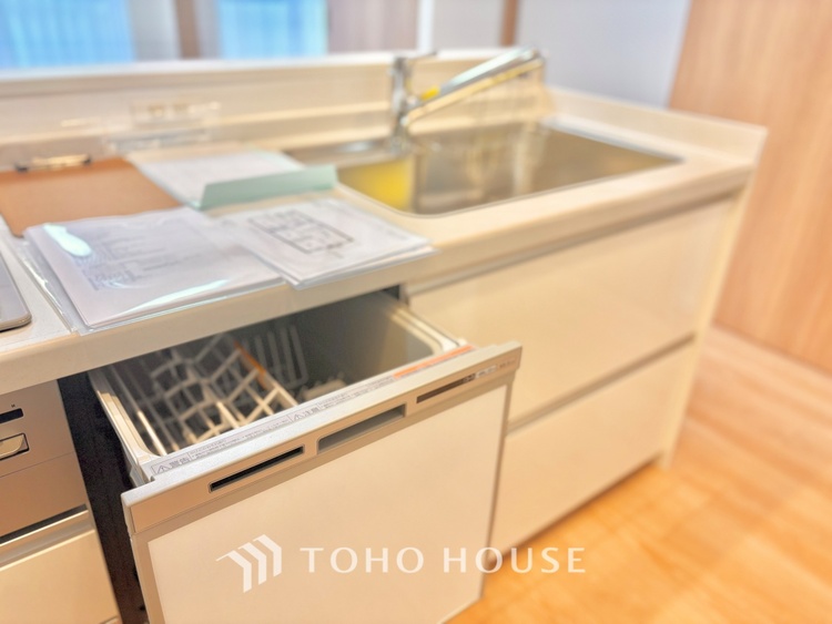 キッチン ◆食洗機◆お子様の面倒を見れる時間が増え時短になります。加えて手荒れも防げてしかも節水が高い為、大変人気があり重宝します。