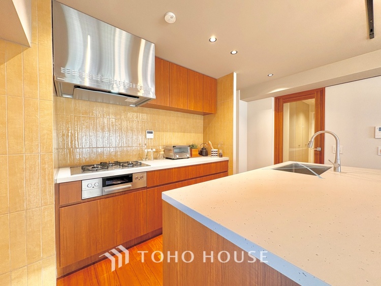 キッチン 【Kitchen】安心してお料理に取り組んでいただけます。会話だって自然とはずむはず。