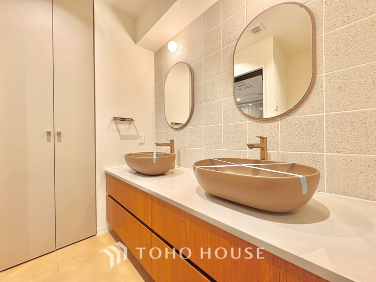 洗面 清潔感あふれる洗面化粧台で、毎日の身支度を快適にサポートします。