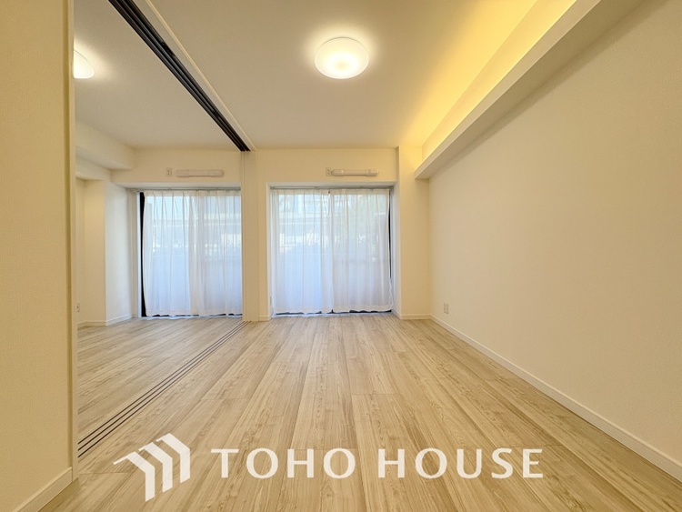 内装 ◆眩い◆光が燦々と入り、家族の笑顔を照らす。「いつまでも続いて」と願う夢のような毎日がここにある。