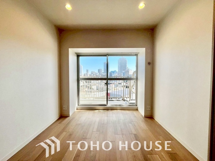 内装 使いやすく、明るい洋室に仕上がります。子供部屋や趣味のお部屋にご利用できます。