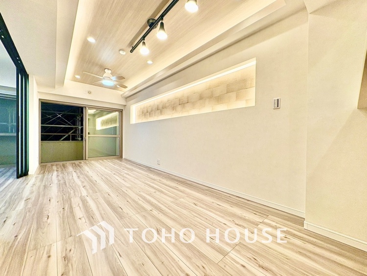 内装 窓をあけると通り抜ける風。清々しく心地よいそよ風が、この空間を涼やかに。風通しの良さは人にとっても家にとっても健康的で気持ちいいもの。