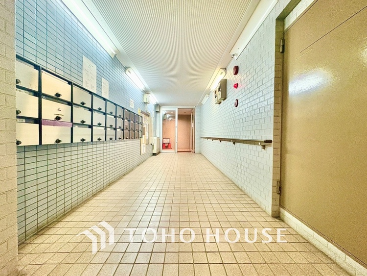 エントランス エントランスはマンションの顔。清潔感、存在感のあるエントランスは居住者の心を豊かにする。