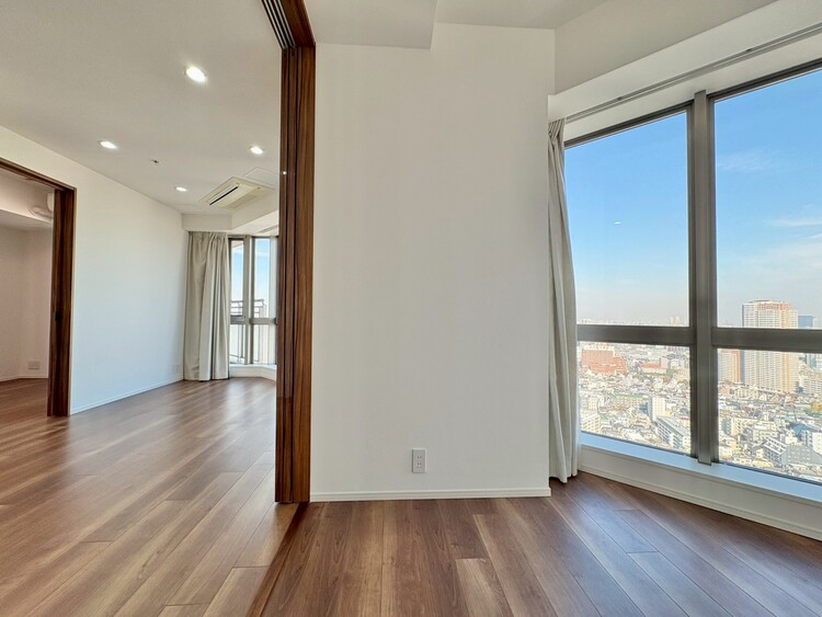 居間 シンプルな内装と偏り過ぎないデザインで統一しました。