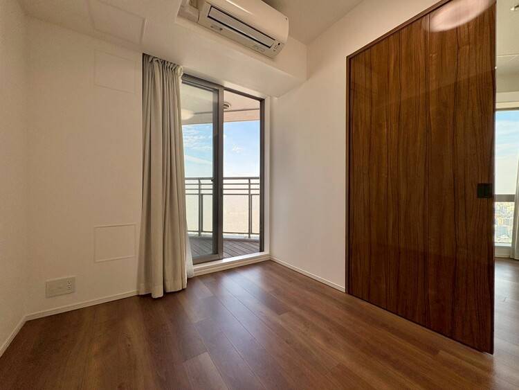 居間 落ち着いた雰囲気に包まれて、伸びやかな空間。