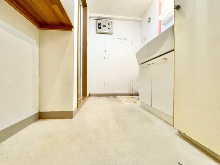 その他 十分な広さの脱衣所。