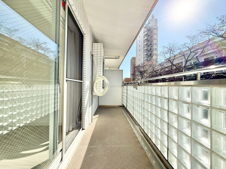 その他 朝の澄んだ空気や、夕方に吹く清々しい風を感じられるバルコニー。