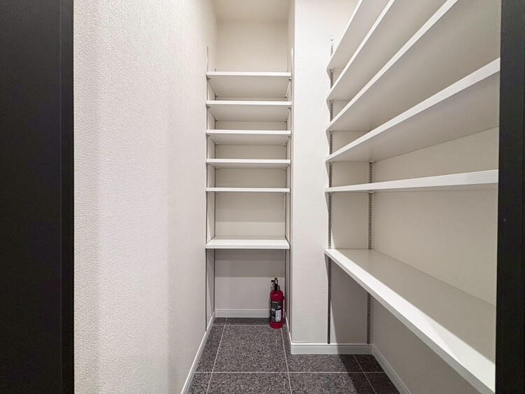 その他 収納スペースが付いていて、お部屋を広く使っていただけます。