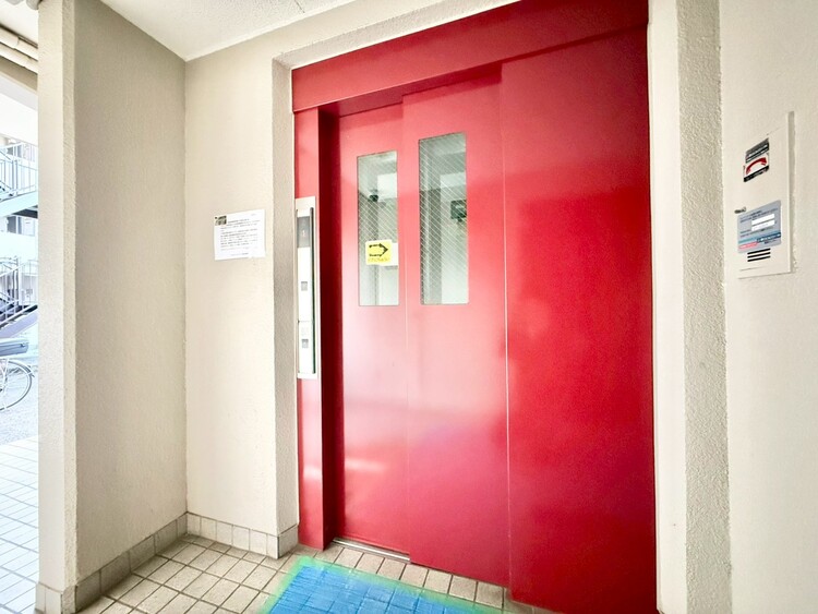 その他 エレベーター完備のため荷物が多くなっても安心。