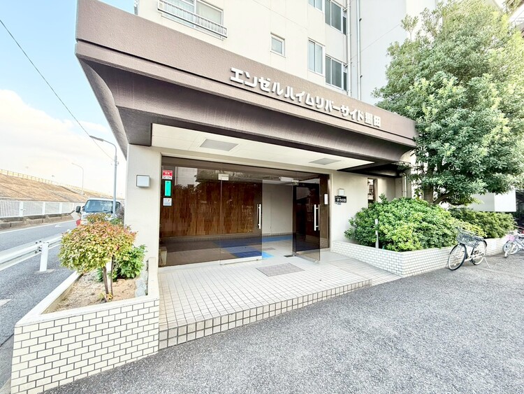 その他 上質感漂う玄関アプローチです。