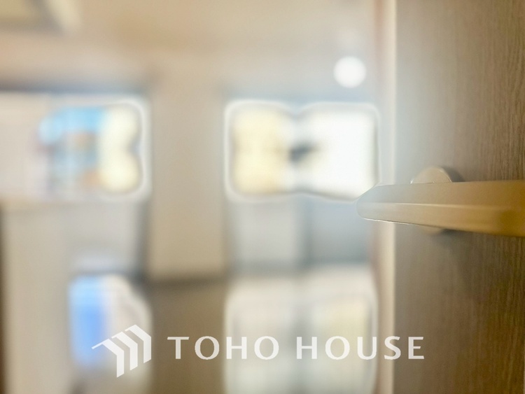 内装 現在改装中◆Sunshine◆光が燦々と入り、いるだけで気持ちいい。「開放的でゆとりあるお部屋です。」