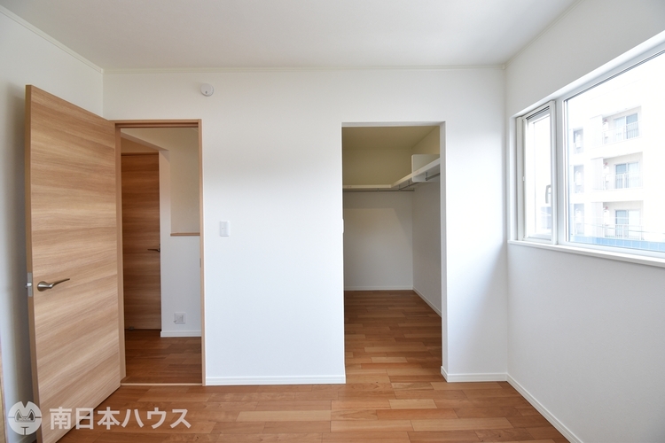 寝室 ゆとりある広さの洋室は、主寝室としてのご使用におすすめです