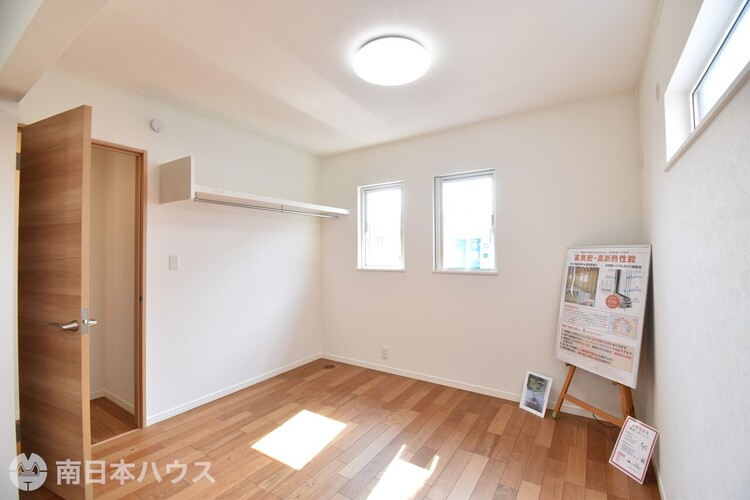 子供部屋 インテリアのコーディネートがしやすいシンプルな内装デザインです