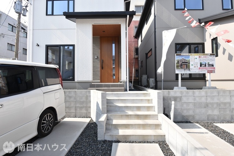 その他 住まう方、訪れる方を上品に迎えるエントランス