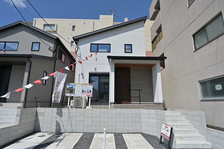 その他 住まう方、訪れる方を上品に迎えるエントランス