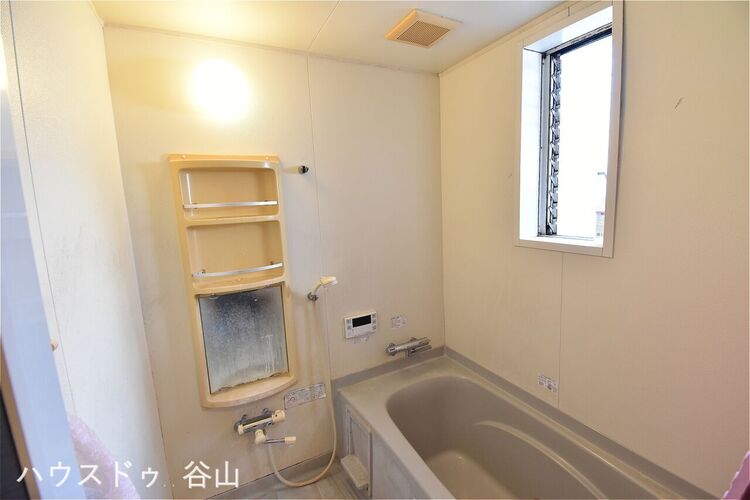 風呂 明るい感じ、贅沢な雰囲気でより快適なバスタイム