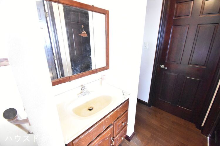 その他 2階にも洗面台があり、忙しい朝の時間帯に渋滞回避できます