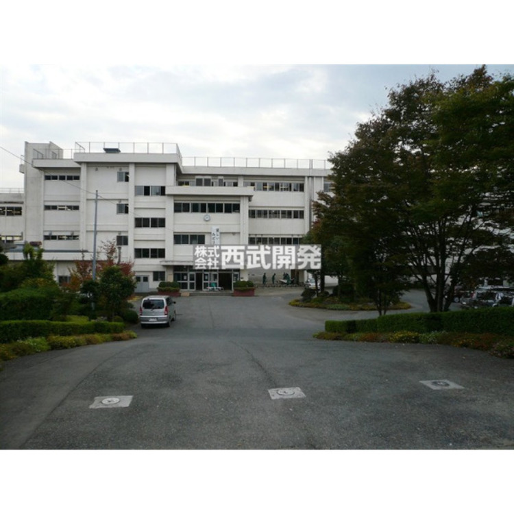 周辺 飯能西中学校(約1050m)