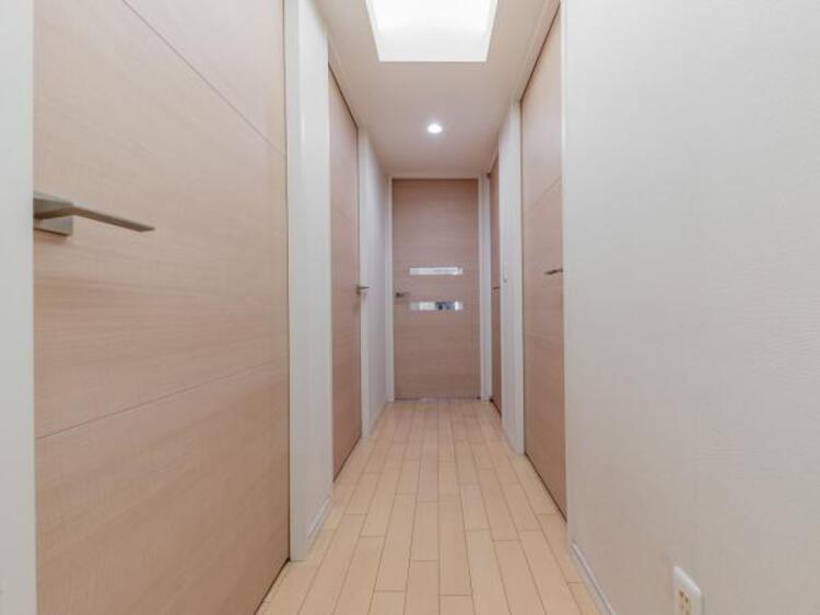 その他 廊下部分も折り上げ天井になっており、高級感のある作りです。
