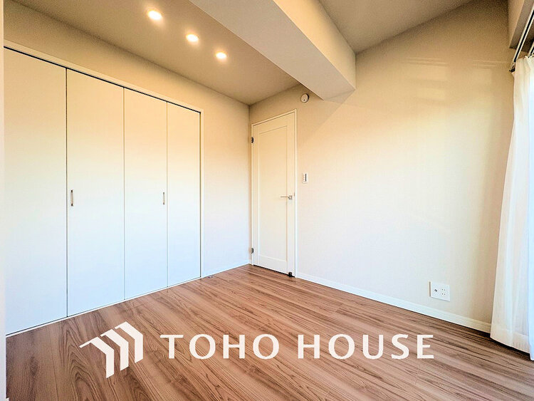 内装 シンプルですっきりとした室内は飽きのこない居心地の良い雰囲気