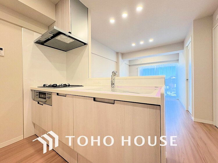 キッチン 落ち着きのあるカラーで統一された清潔感と気品が溢れるキッチン