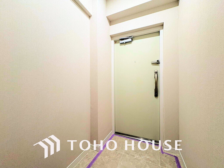 玄関 落ち着いた雰囲気の玄関、家族の帰りを暖かく迎えてくれます