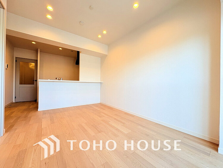 内装 広がりのある住空間、家族が集まるリビング・ダイニング