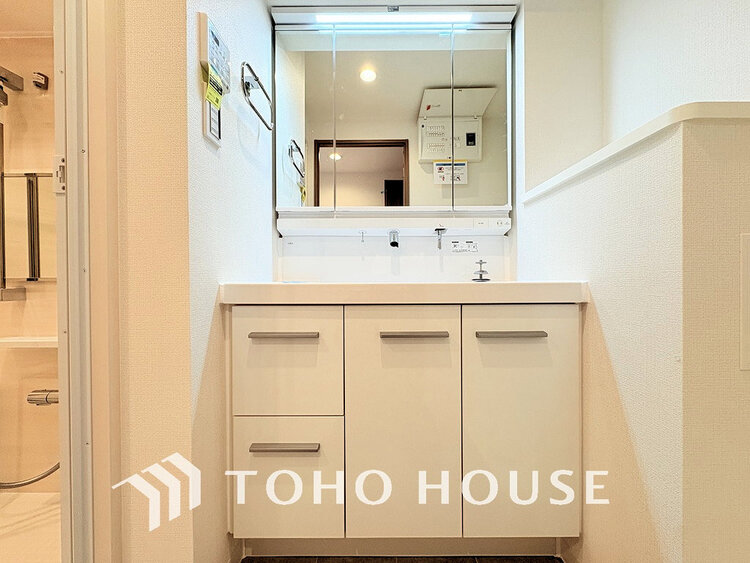 洗面 大きな洗面鏡付き、朝の身支度も楽しくなりますね