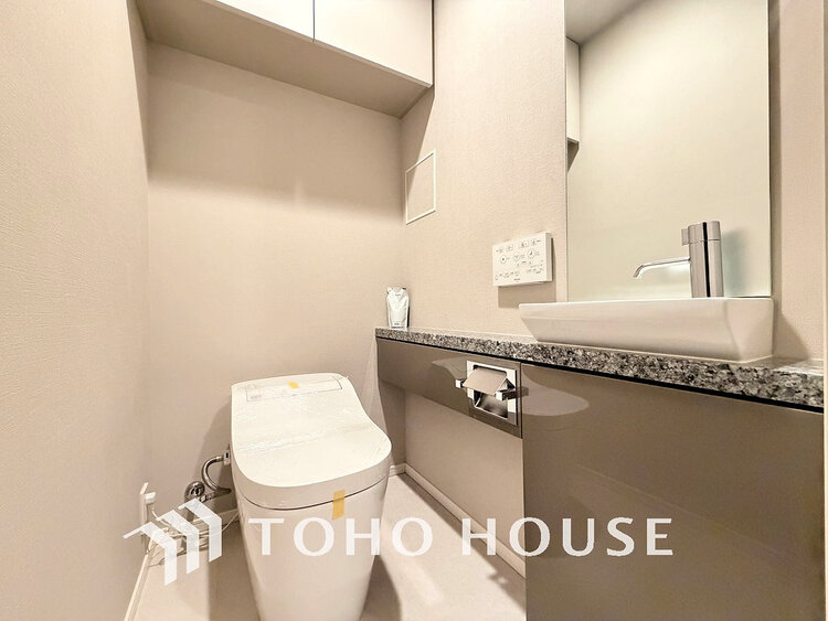 トイレ トイレには快適な温水洗浄便座付