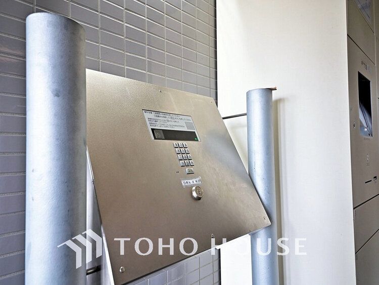 エントランス エントランスはオートロック完備で安心のセキュリティ性