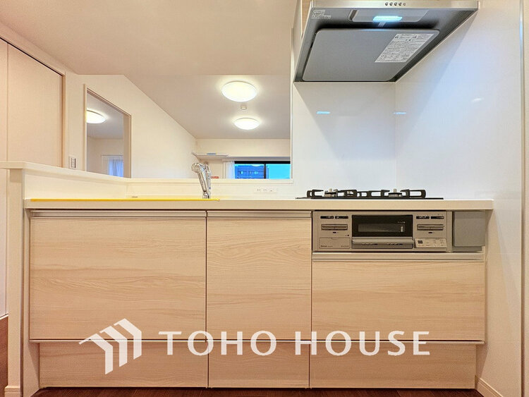 キッチン シンプルな部屋の雰囲気に溶け合うナチュラルキッチン