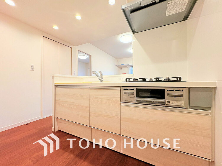 キッチン 落ち着きのあるカラーで統一された清潔感と気品が溢れるキッチン