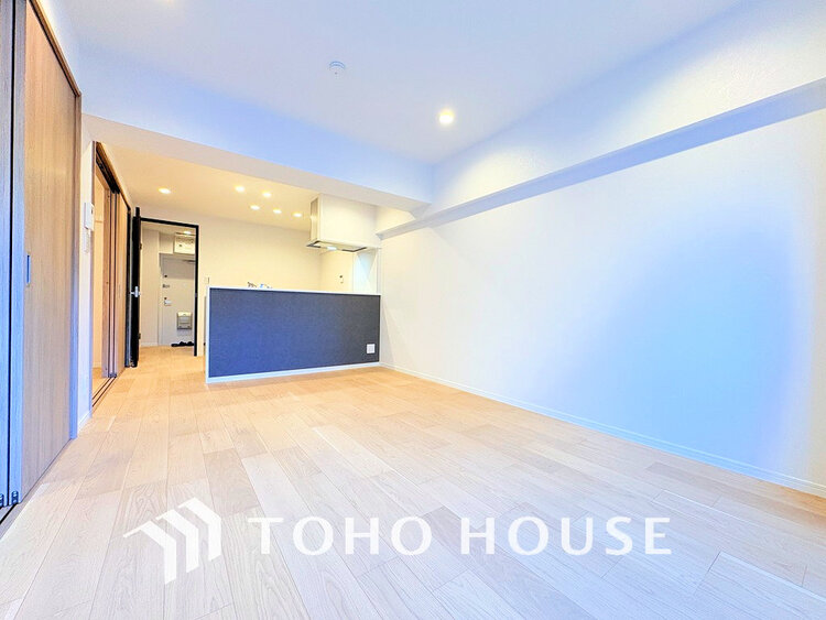 内装 広がりのある住空間、家族が集まるリビング・ダイニング