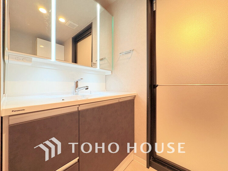 洗面 大きな洗面鏡付き、朝の身支度も楽しくなりますね