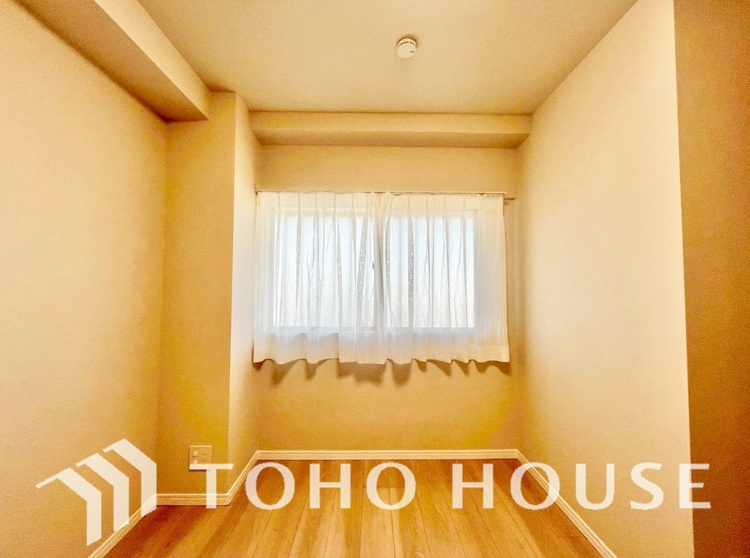 内装 使いやすく、明るい洋室に仕上がります。子供部屋や趣味のお部屋にご利用できます。