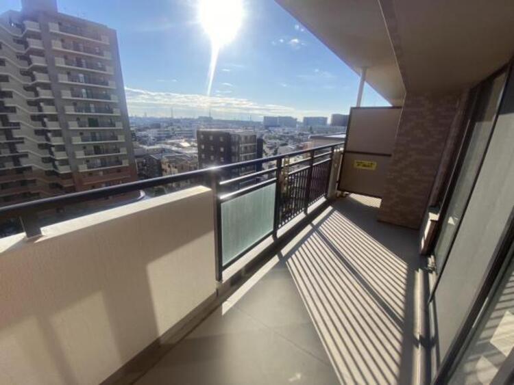 バルコニー 開放感のあるバルコニーで、毎日の暮らしにゆとりをプラス。