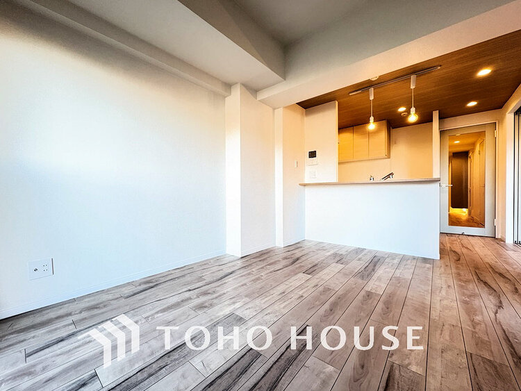 内装 上質な時間を育む暮らしのメインステージ。寛ぎとコミュニケーションを育む居心地のよい場所