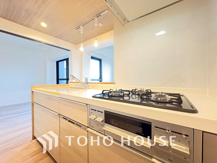 キッチン 落ち着きのあるカラーで統一された清潔感と気品が溢れるキッチン