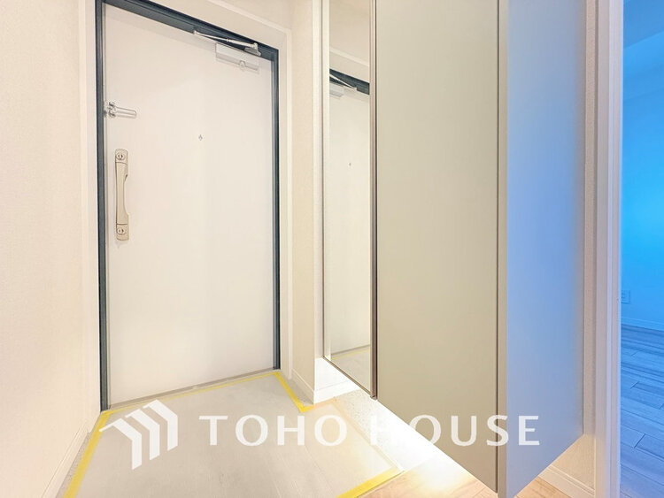 玄関 落ち着いた雰囲気の玄関、家族の帰りを暖かく迎えてくれます