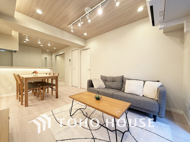 内装 柔らかな陽のそそぐ心地よいリビングダイニング