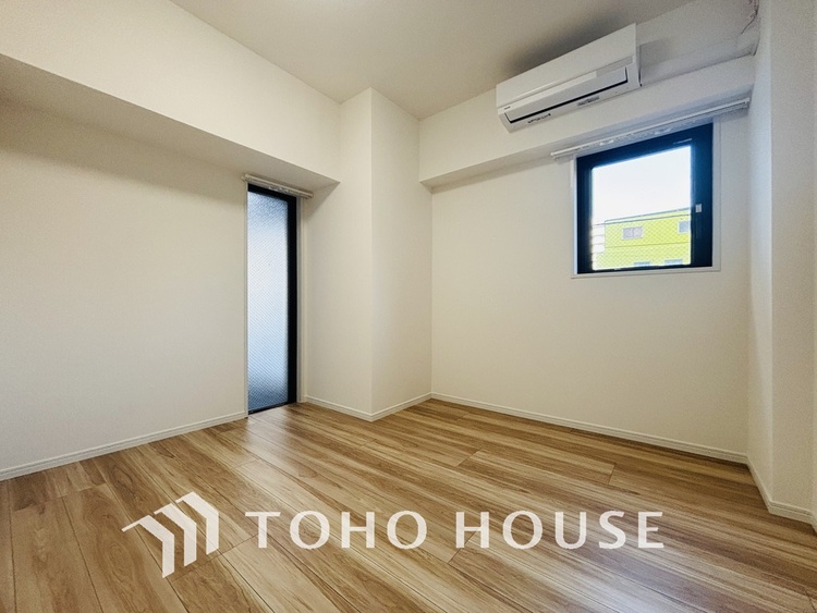 内装 採光もある洋室は、くつろぎのひと時を過ごすのにぴったり