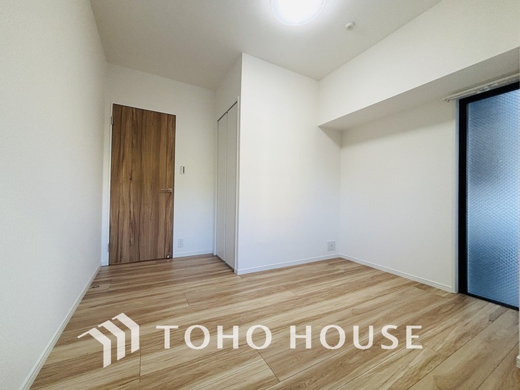 内装 シンプルですっきりとした室内は飽きのこない居心地の良い雰囲気