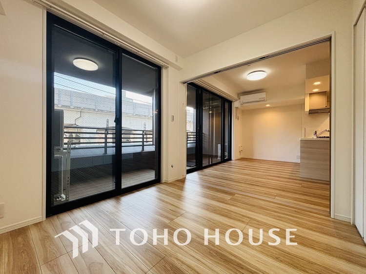 内装 1日の疲れを癒し、心地よく寛げるようゆったりとした広さをしています