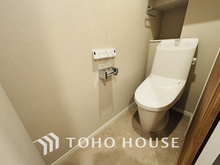 トイレ トイレには快適な温水洗浄便座付