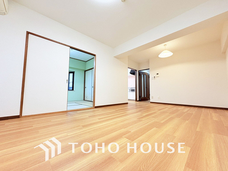 内装 柔らかな陽のそそぐ心地よいリビングダイニング