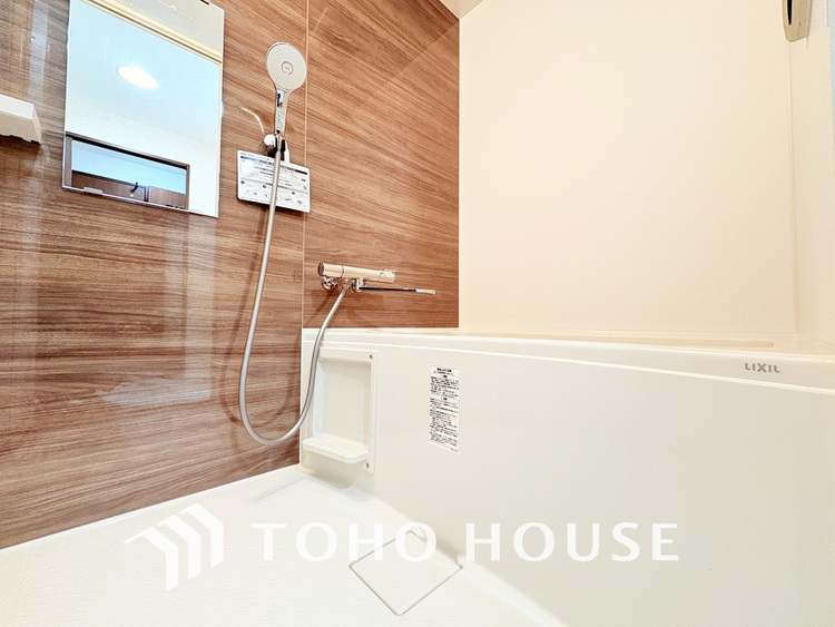 風呂 一日の疲れを癒すバスルームは、心地よいリラックスを叶える清潔感溢れる空間