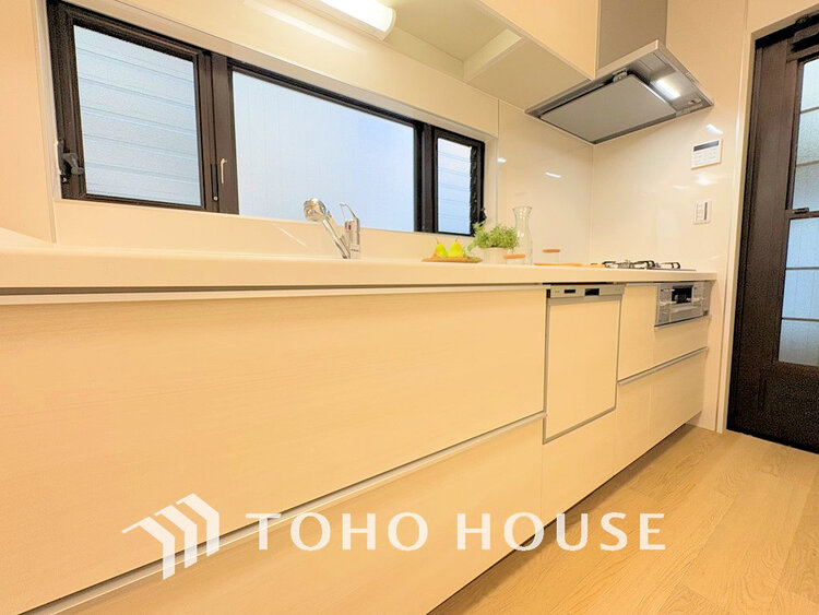 キッチン シンプルな部屋の雰囲気に溶け合うナチュラルキッチン