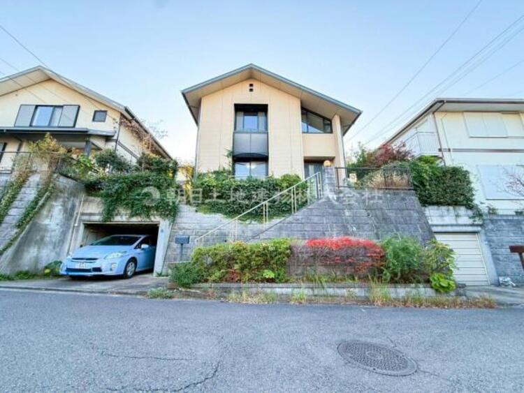 外観 開放感があり日当りも良好です！目の前に広がる開放感とゆとり。暮らしの夢を育む住まいがここにあります！